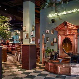https://25hours-the-royal-bavarian.getmunichhotels.com